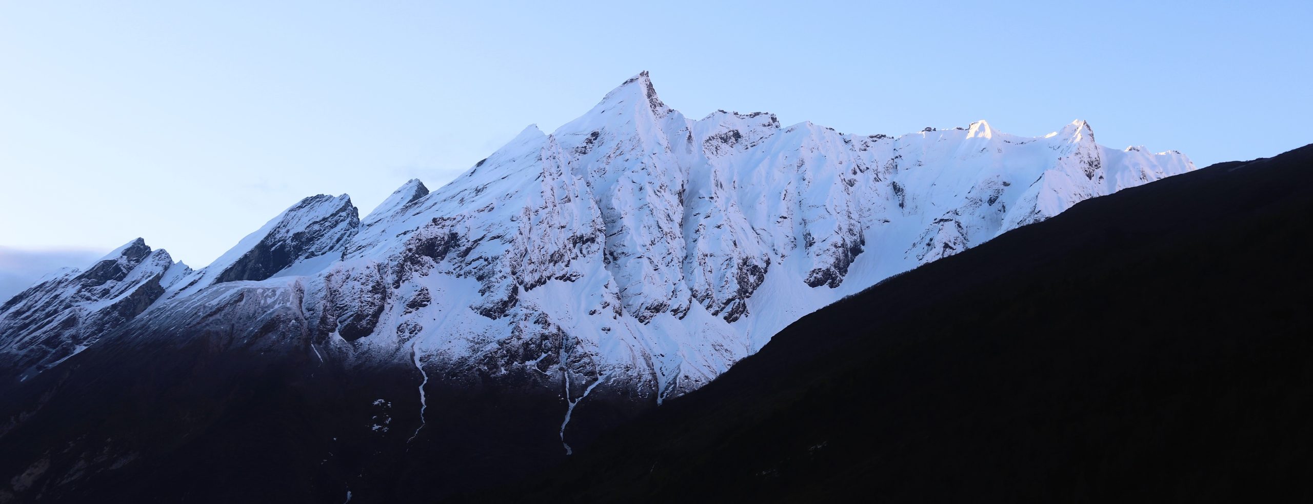 Manaslu Circuit Trekking -view from samagaun-himalayangatewaytrek.com
